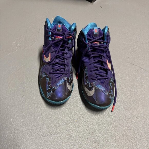 Nike LeBron 11 Summit Lake Size 4.5Y Youth Sneakers - Rare Colorway - Picture 1 of 5